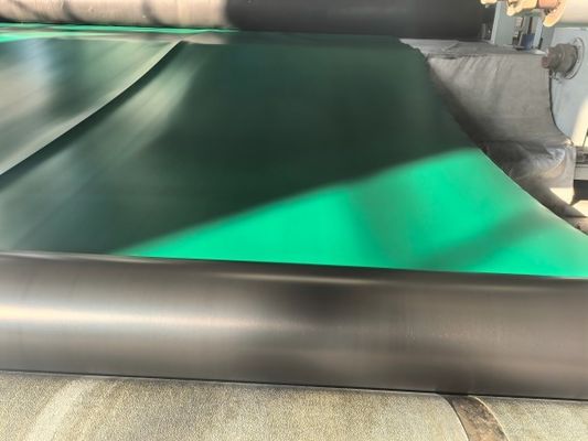 Zwarte en groene dubbelkleurige gladde geomembraan van HDPE voor milieubescherming