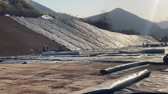 Geomembrane van HDPE op maat voor afvalwaterbehandeling, mijnbouw en langere levensduur