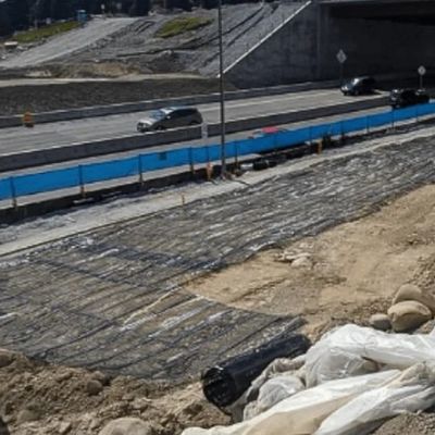 Grote treksterkte en kleine verlenging Glasvezel geogrid voor wegbed versterking Dam hellingsbescherming en zandbestrijding project