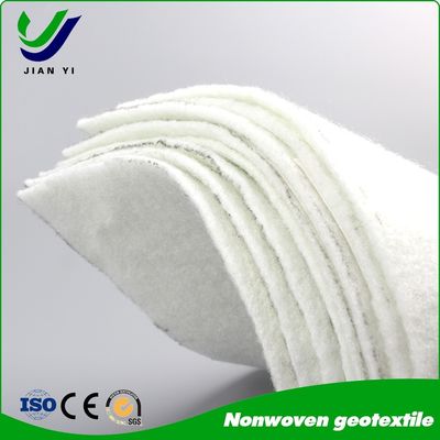 100-800 g/m2 Geotextiel van vaste vezels met hoge waterdoorlaatbaarheid Drainagefiltratie Verbeteren van de kwaliteit van het project en verlagen van de bouwkosten