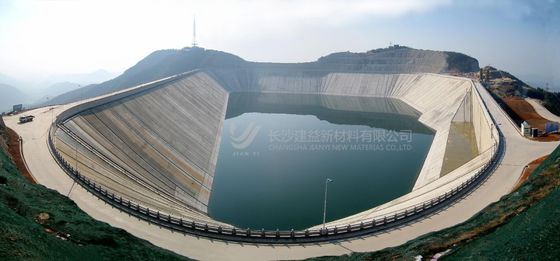 Geomembrane van polyethyleen met hoge dichtheid HDPE voor wateropslag in reservoirs en bescherming van hellingen