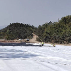Afscheidingsfunctie Geotextiel met niet-geweven lange filamenten Breedte 1m-6m voor toepassing op stortplaatsen in de mijnbouw