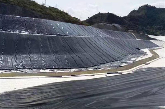 Extreme Temperatuur HDPE Geomembraan Vloeistofbarrière Langdurige Bescherming voor Industriële Toepassingen